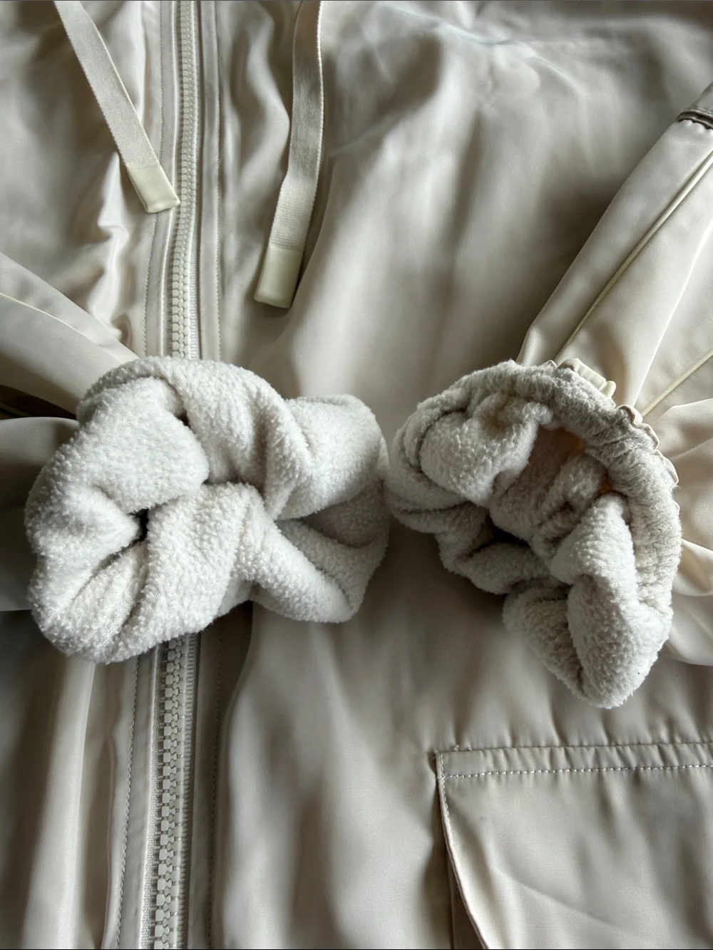Vintage Alo Yoga reversible legion jacket Cream Hooded Zip Jacket, like new!